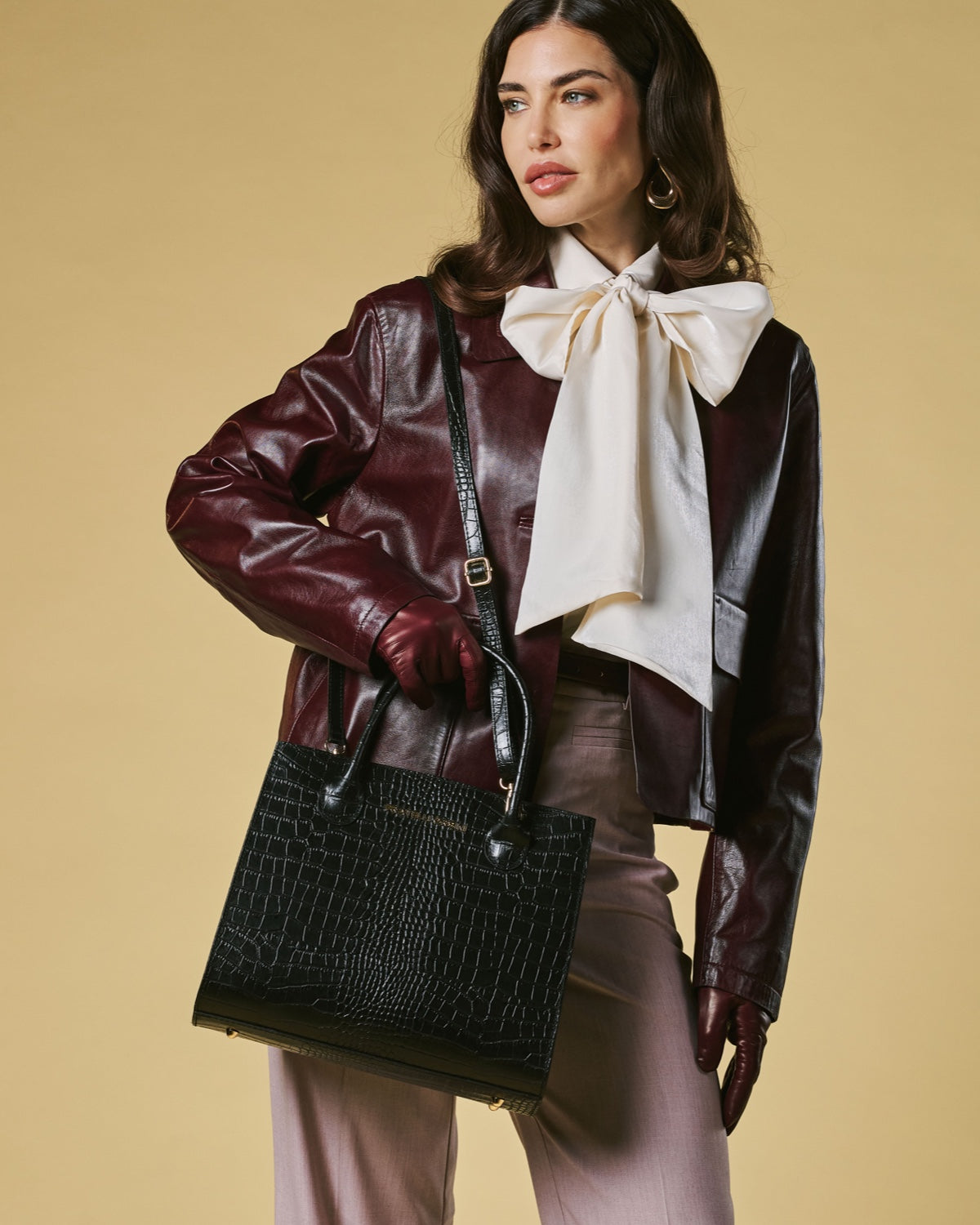 Patrizia (black) - Italian calf leather women's handbag (with shoulder strap)