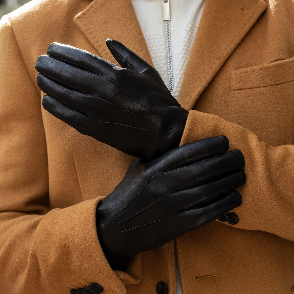 Marco (black) - Italian lambskin leather gloves with white rabbit fur lining