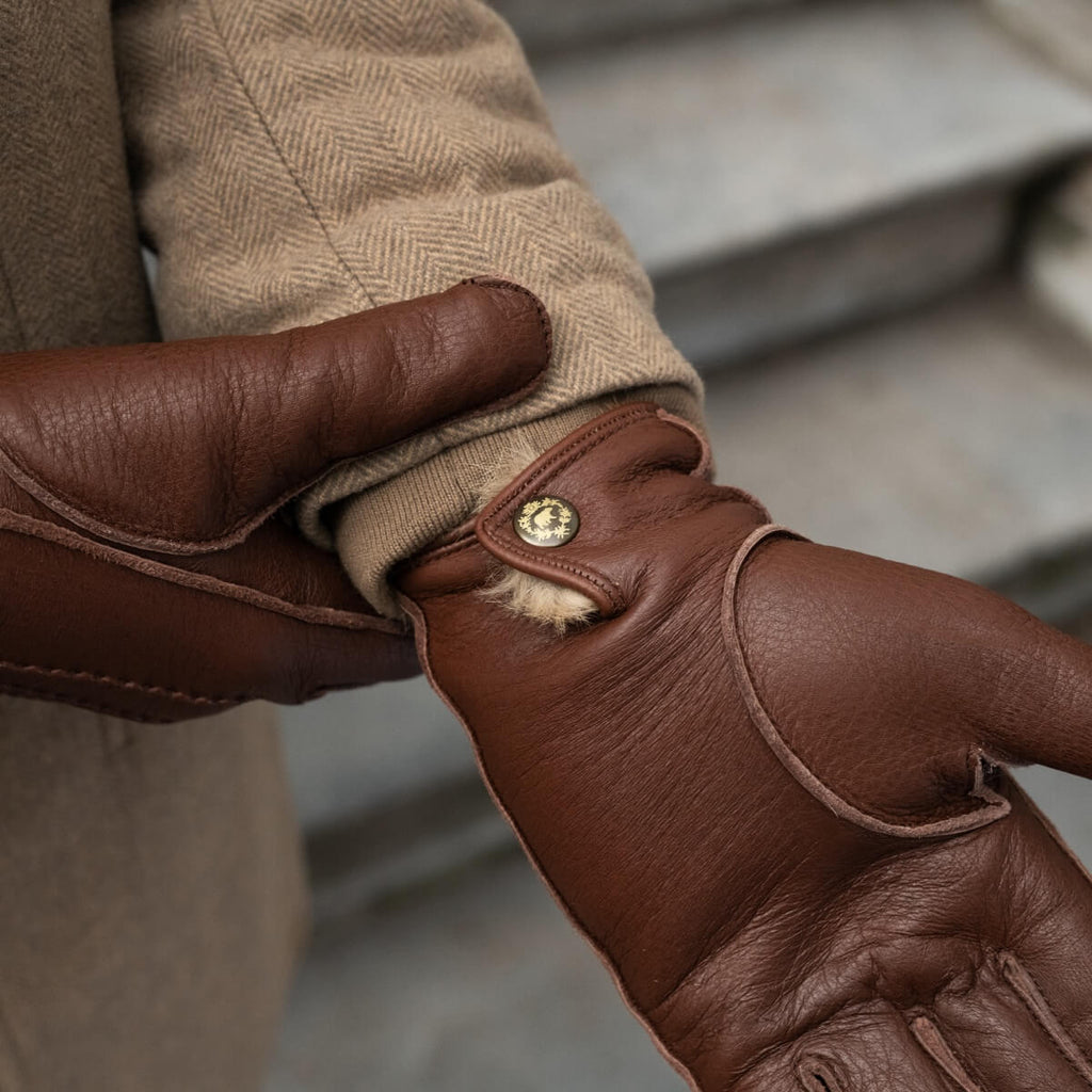 Diego (brown) - Italian gloves made of American deerskin leather with rabbit fur lining