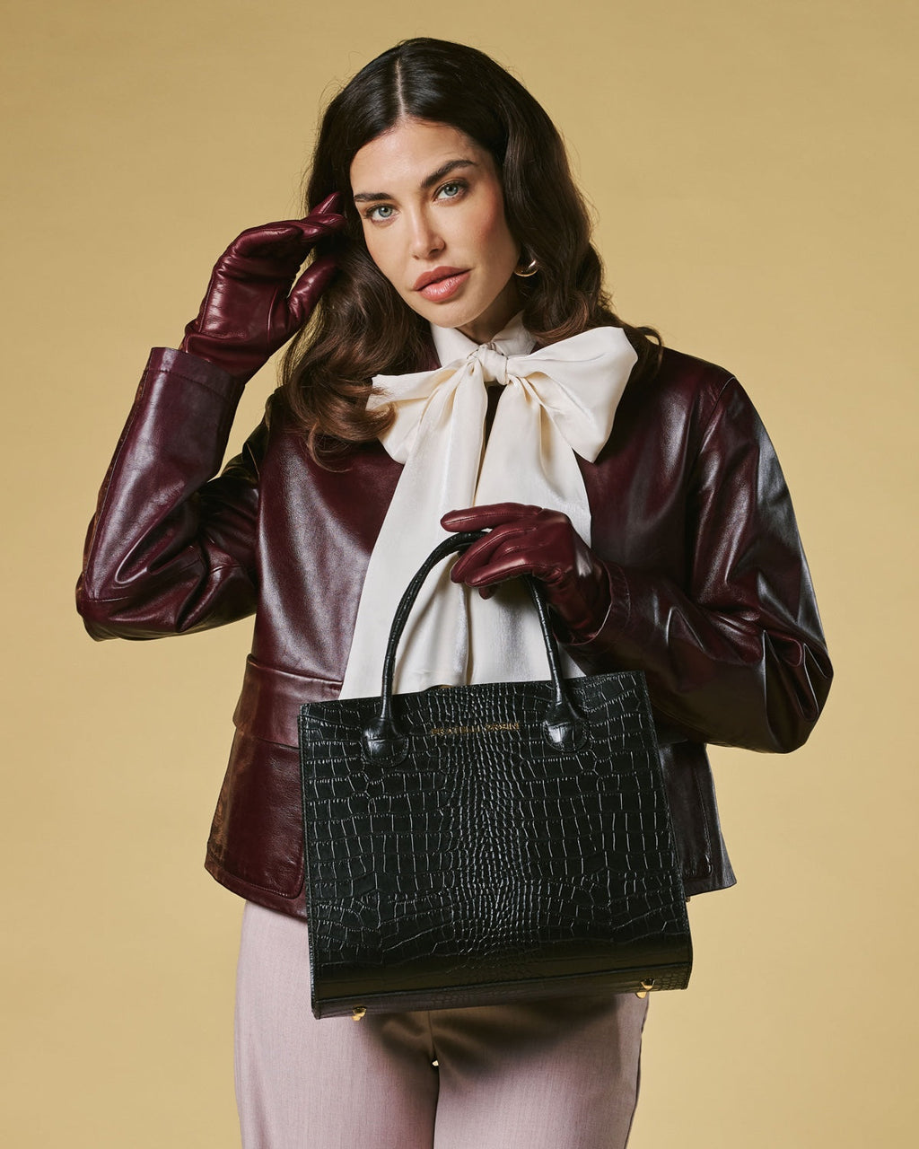 Patrizia (black) - Italian calf leather women's handbag (with shoulder strap)