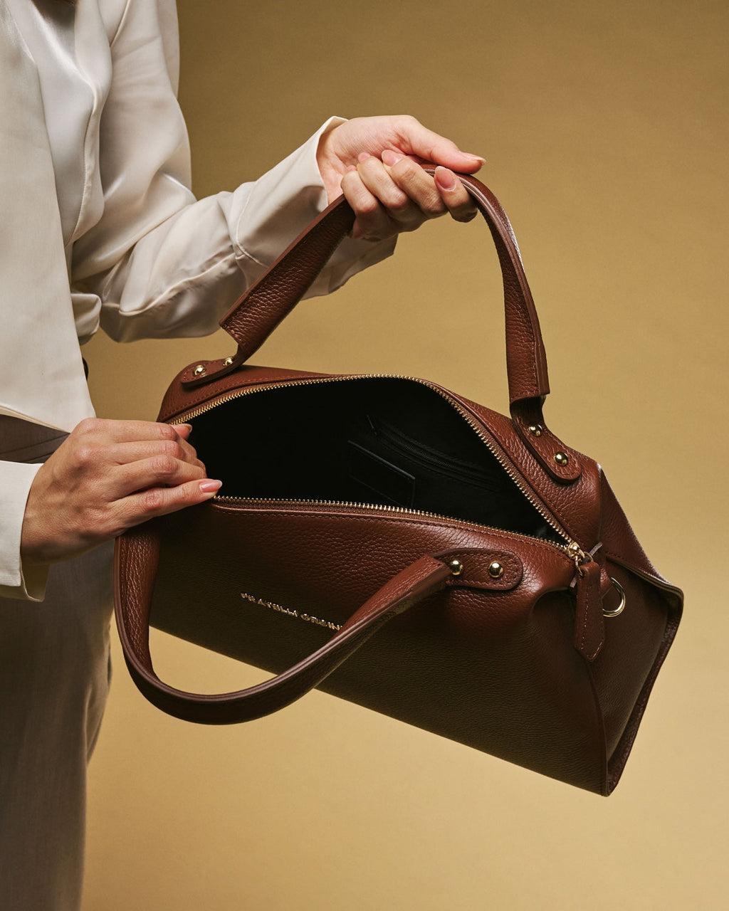 Zita (brown) - Italian calf leather women's handbag (with shoulder strap)
