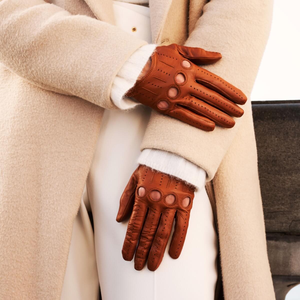 Alessa (cognac) - Classic Italian lambskin leather driving gloves & touchscreen feature