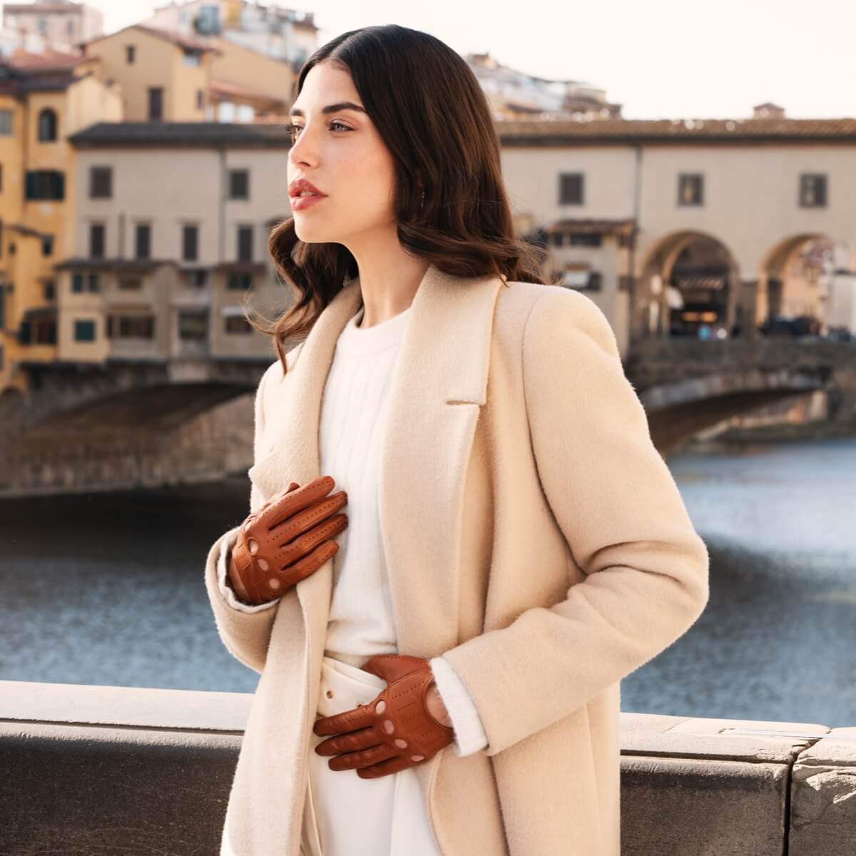 Alessa (cognac) - Classic Italian lambskin leather driving gloves & touchscreen feature