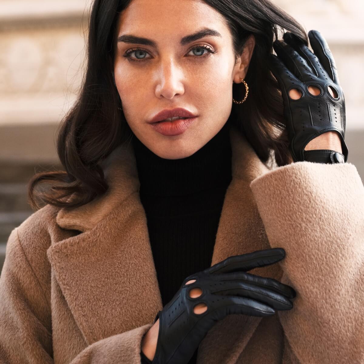 Alessa (black) - Classic Italian lambskin leather driving gloves
