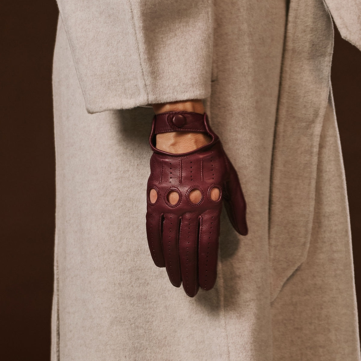 Alessa (oxblood) - Classic Italian lambskin leather driving gloves