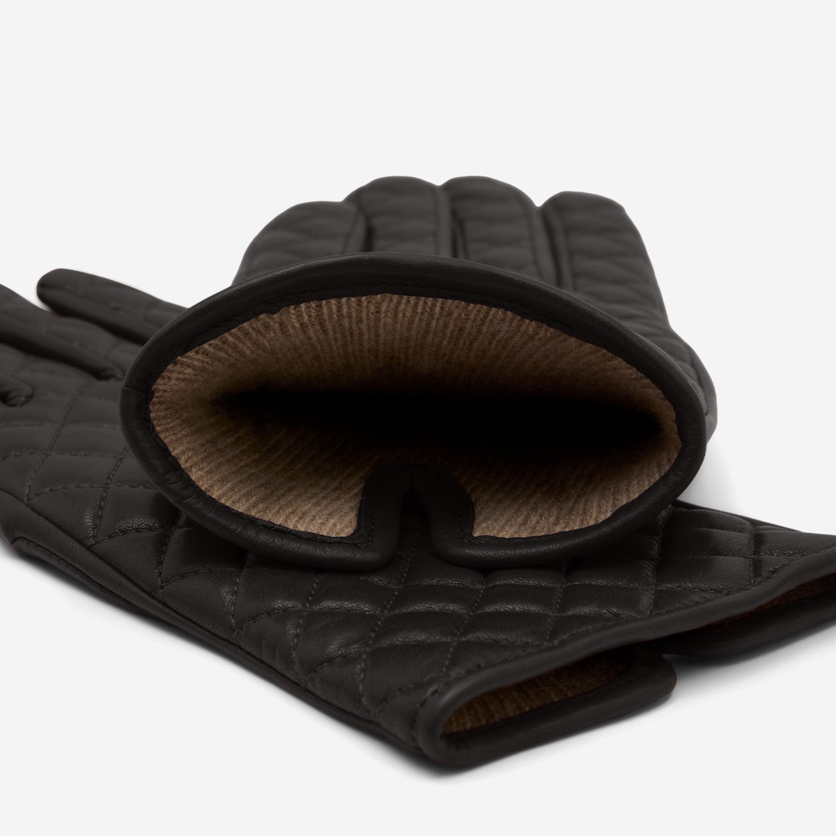 Emilia (black) - Classic Italian lambskin leather gloves with cashmere lining and checkered pattern