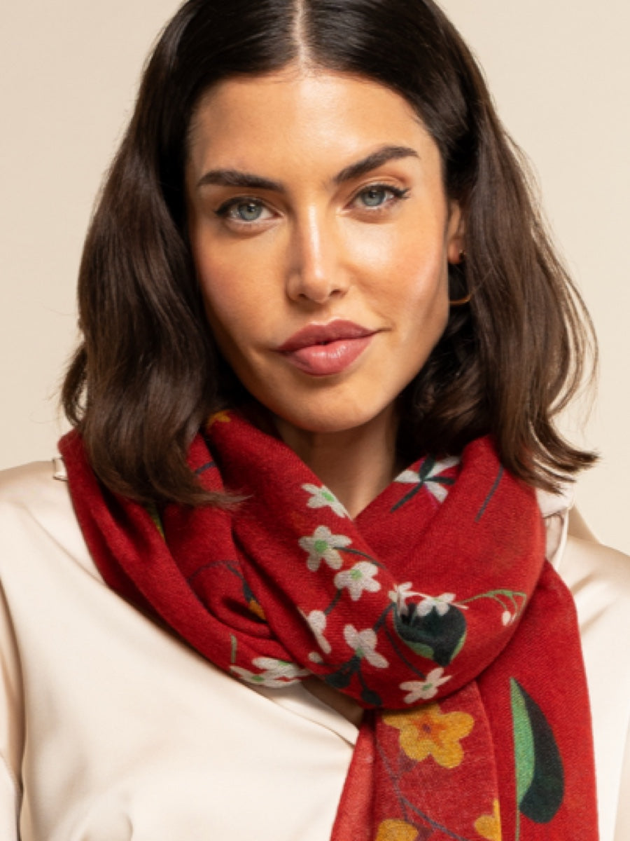 Evelina (red) - Soft and lightweight Italian scarf from premium wool