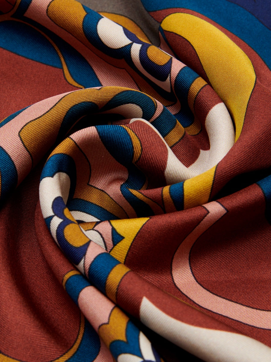 Giorgia (blue/red) - Italian soft and lightweight foulard made from pure silk