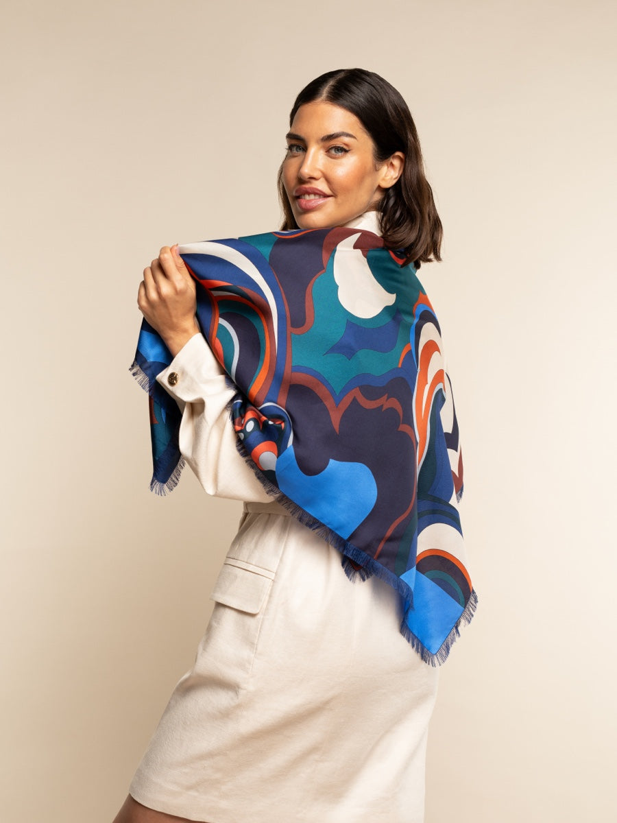 Giorgia (blue/red) - Italian soft and lightweight foulard made from pure silk