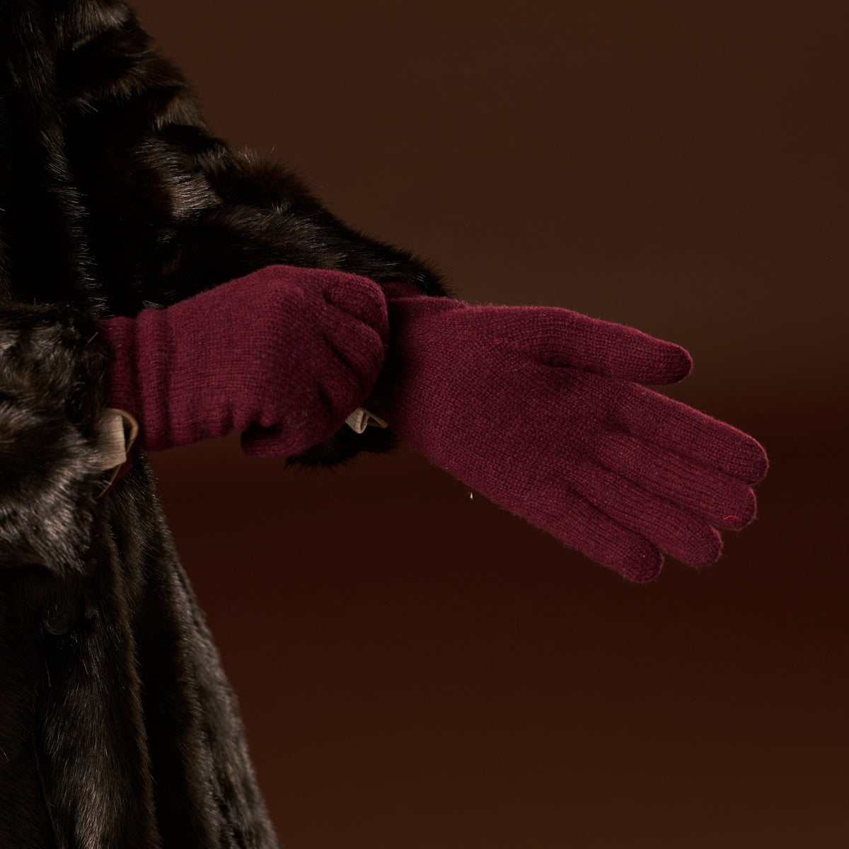 Florentina (red) - Handmade Italian knitted wool gloves with luxurious cashmere lining