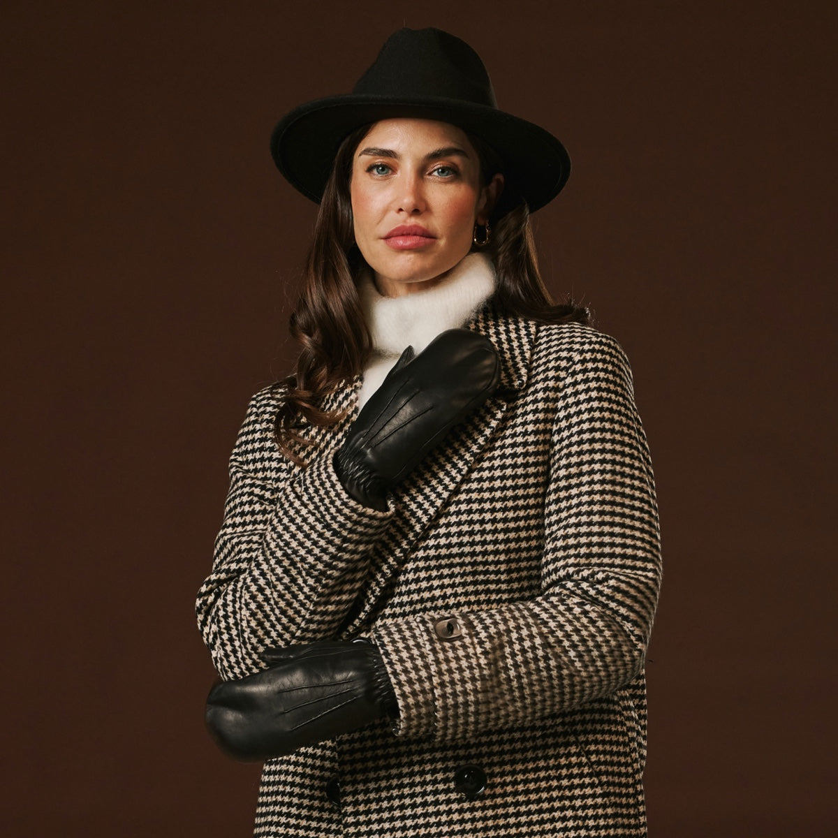 Gianetta (black) - Italian lambskin mittens with luxurious lambswool lining