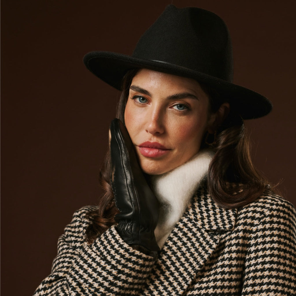 Gianetta (black) - Italian lambskin mittens with luxurious lambswool lining