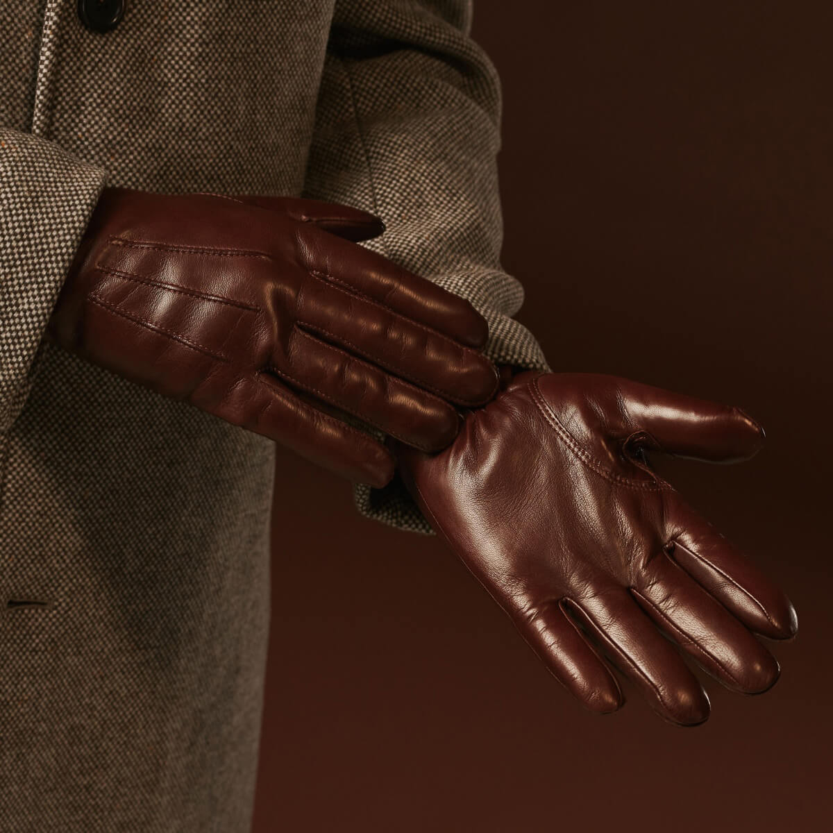 Giovanni (brown) - Classic Italian lambskin leather gloves with cashmere lining
