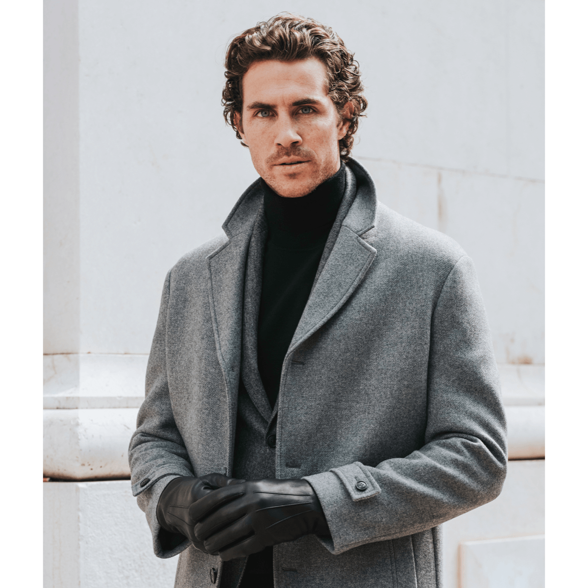 Marco (black) - Italian lambskin leather gloves with white rabbit fur lining