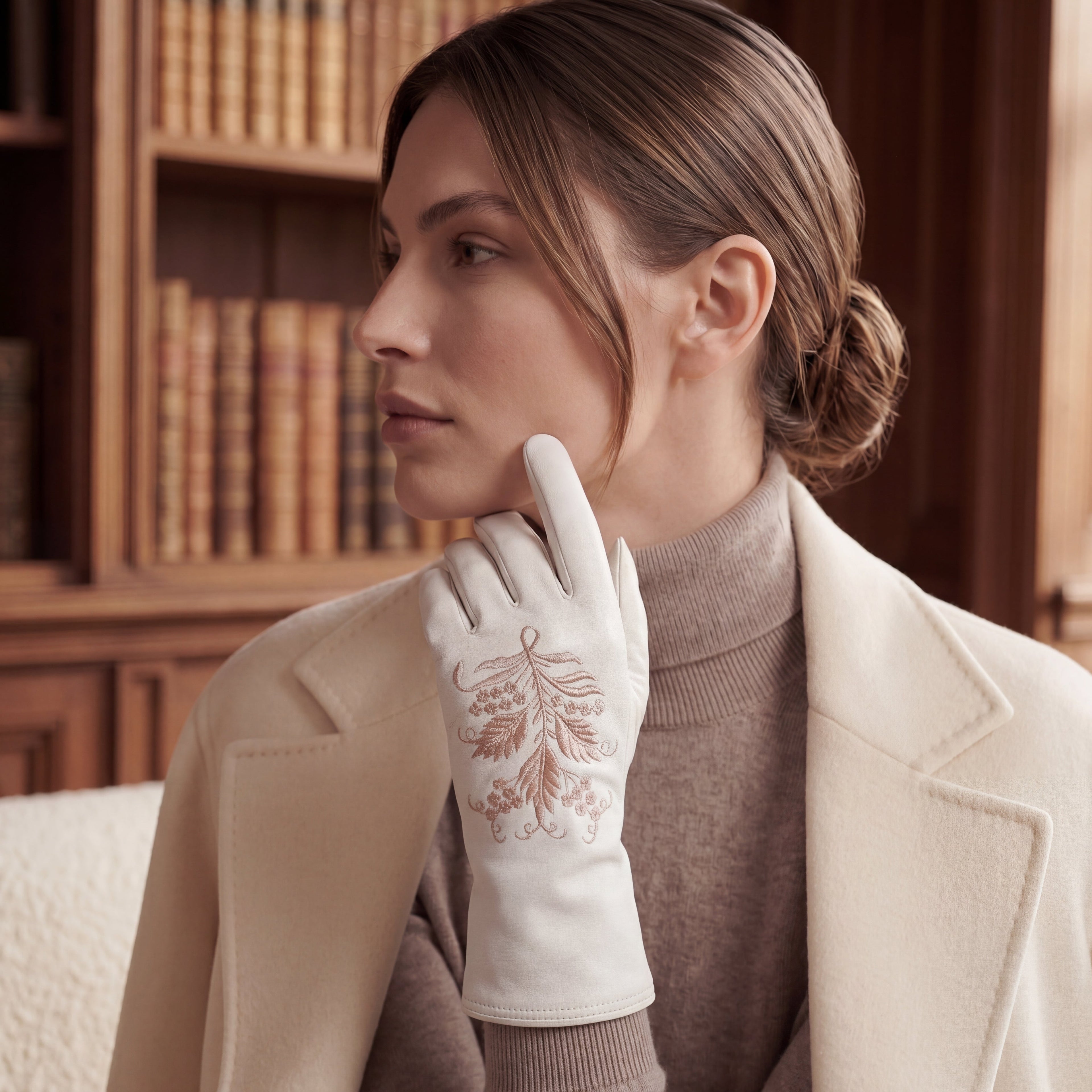 PZ01P (white) - Unlined embroidered Italian lambskin leather gloves