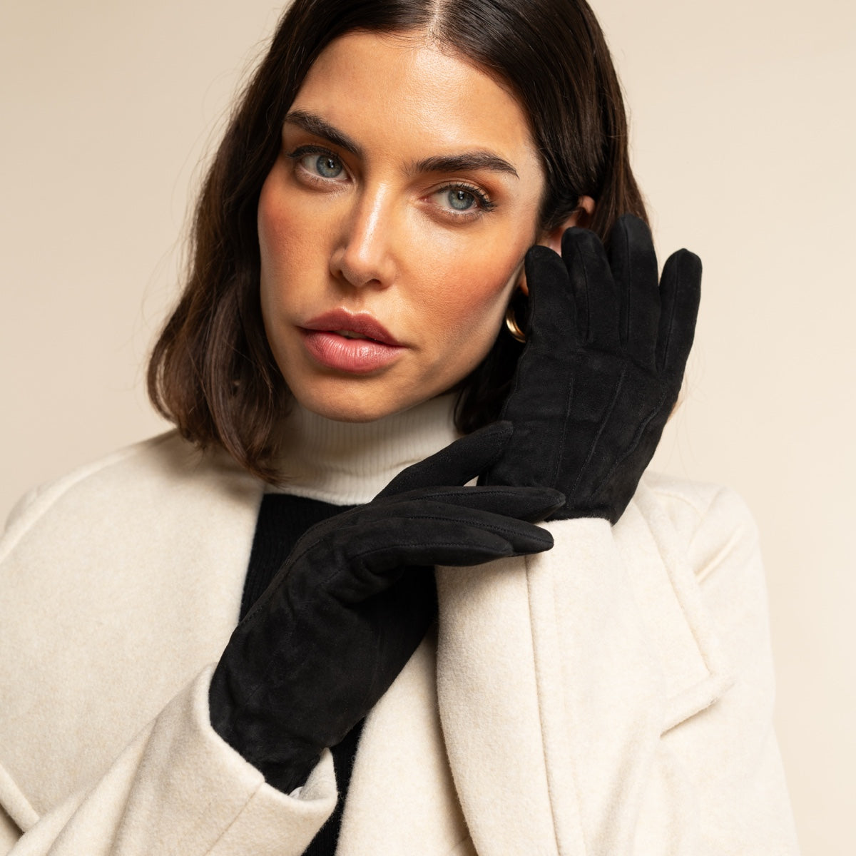 Silvia (black) - Italian suede leather gloves with luxurious cashmere lining