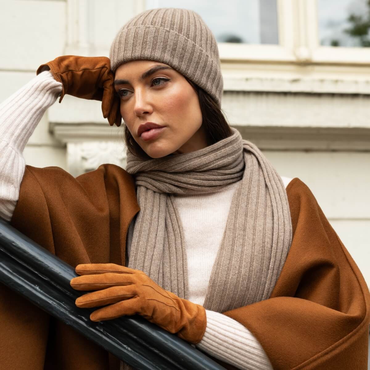 Silvia (cognac) - Italian suede leather gloves with luxurious cashmere lining