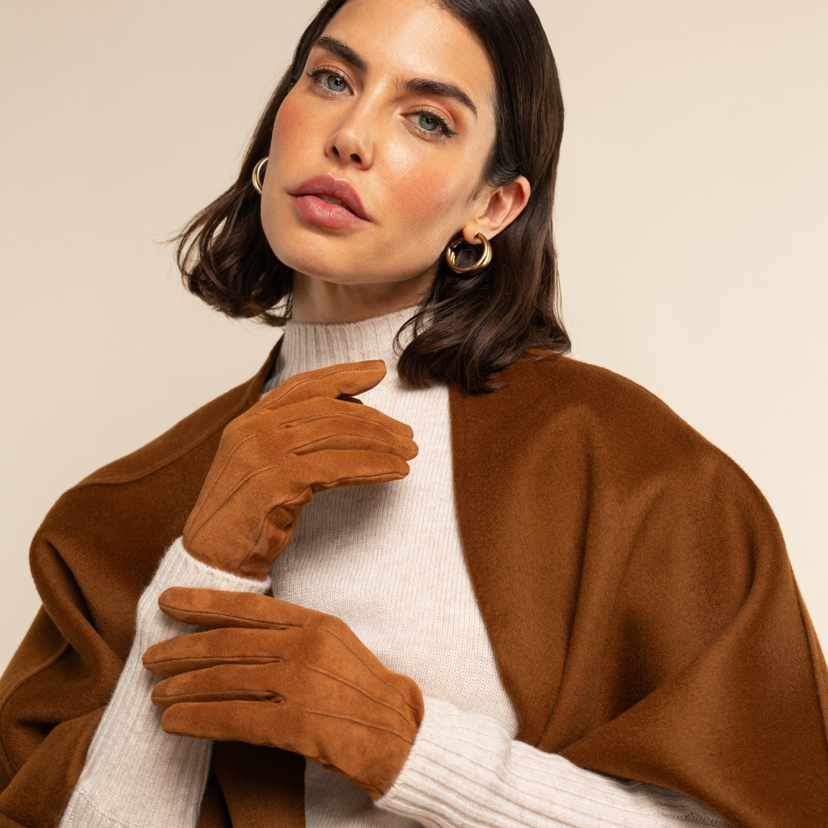 Silvia (cognac) - Italian suede leather gloves with luxurious cashmere lining