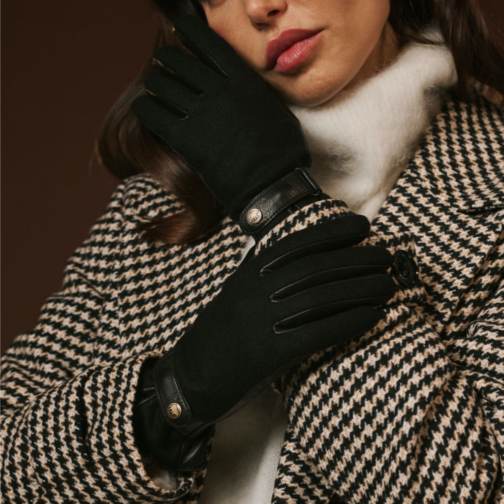 Violetta (black) - Italian tweed women's gloves with touchscreen capability and adjustable snap button