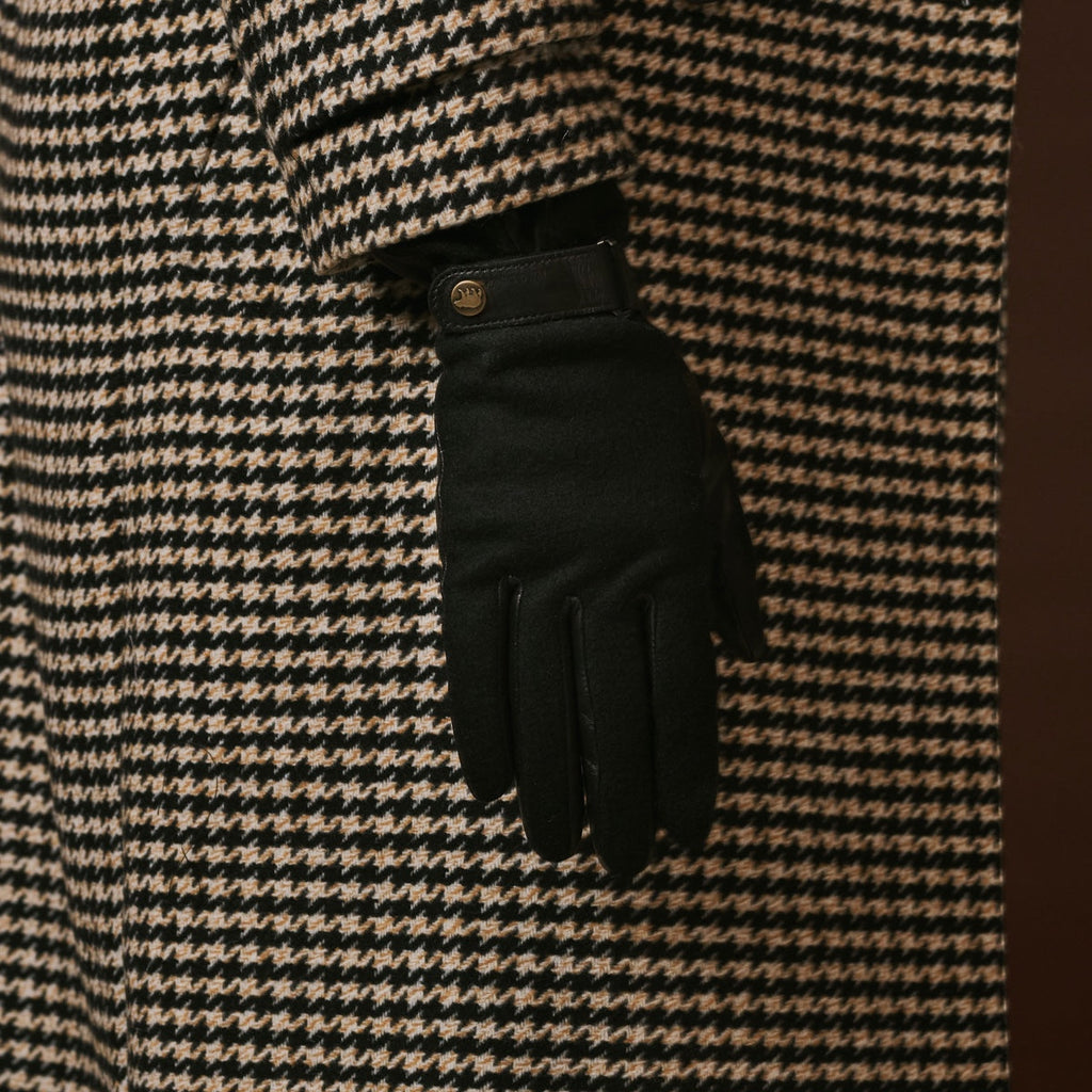 Violetta (black) - Italian tweed women's gloves with touchscreen capability and adjustable snap button