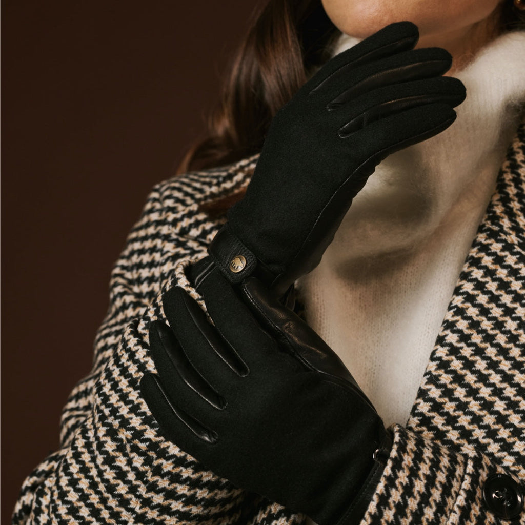 Violetta (black) - Italian tweed women's gloves with touchscreen capability and adjustable snap button