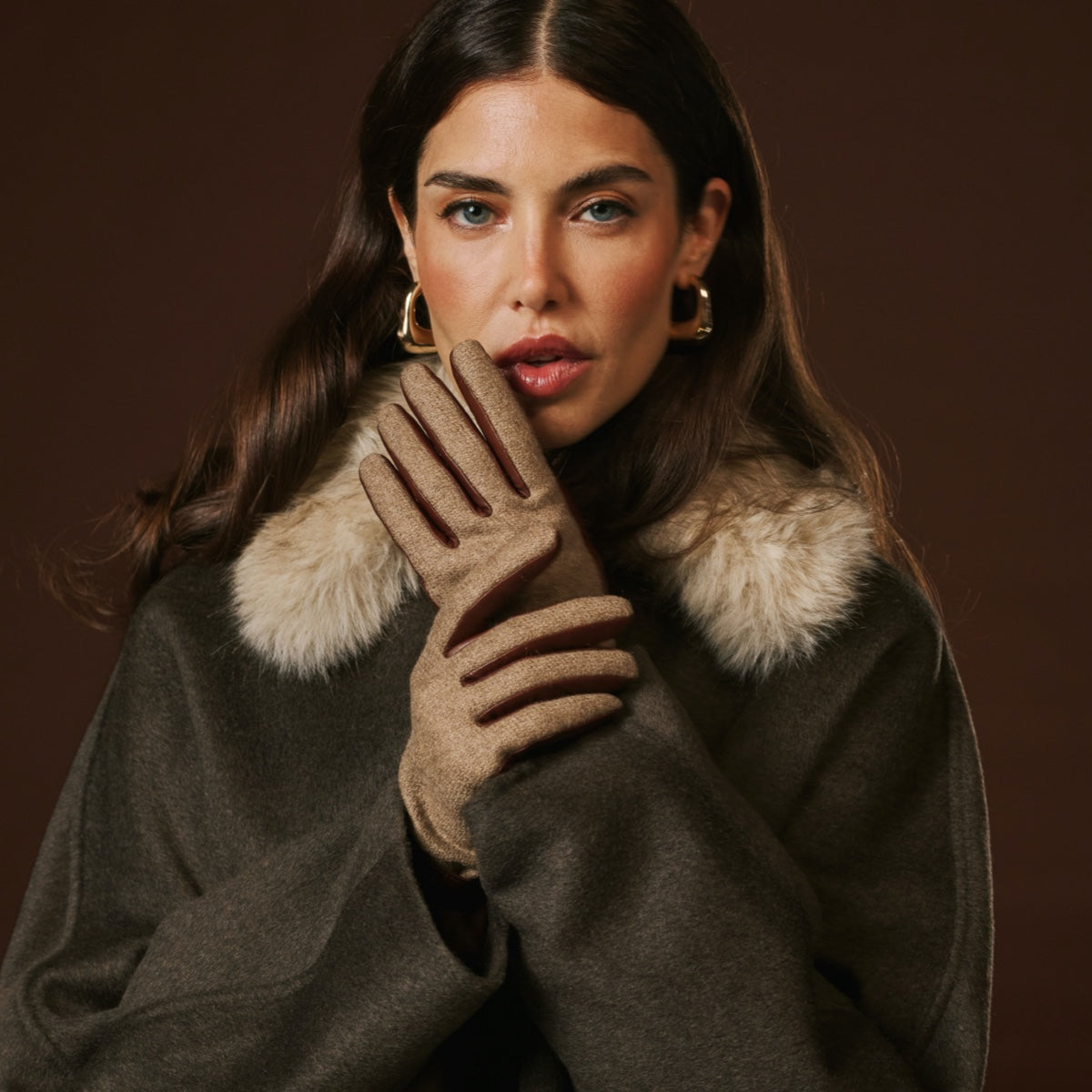 Violetta (brown) - Italian tweed women's gloves with touchscreen capability and adjustable snap button