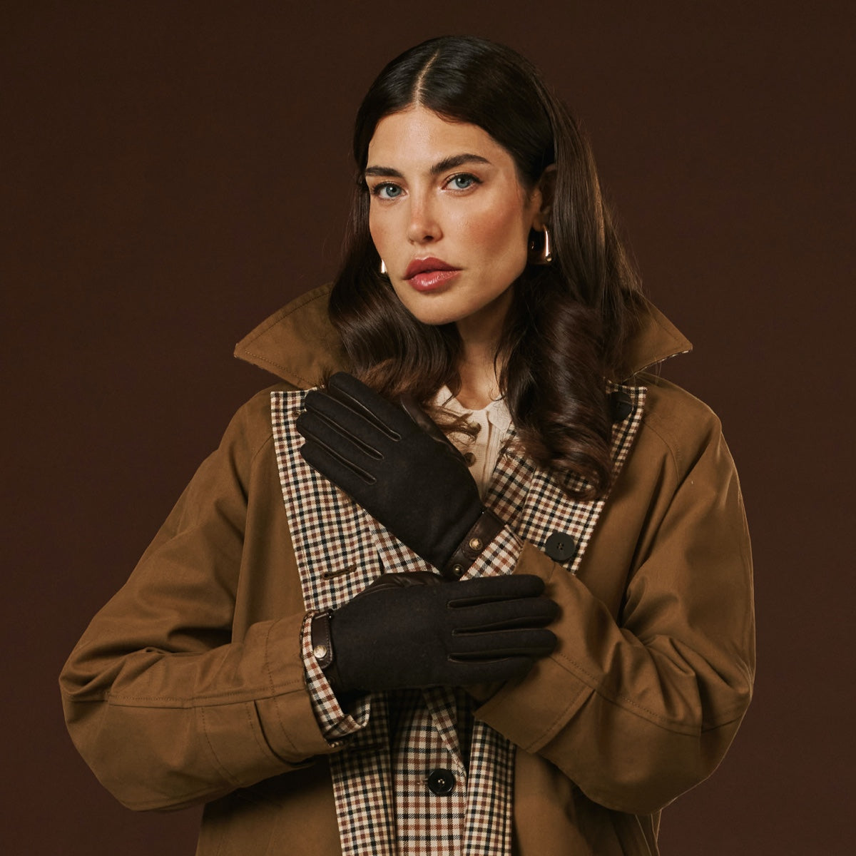 Violetta (dark brown) - Italian tweed women's gloves with touchscreen capability and adjustable snap button