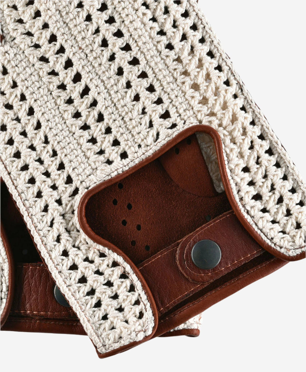 CA3916 (brown) - Handsewn Italian crochet driving gloves in lambskin leather