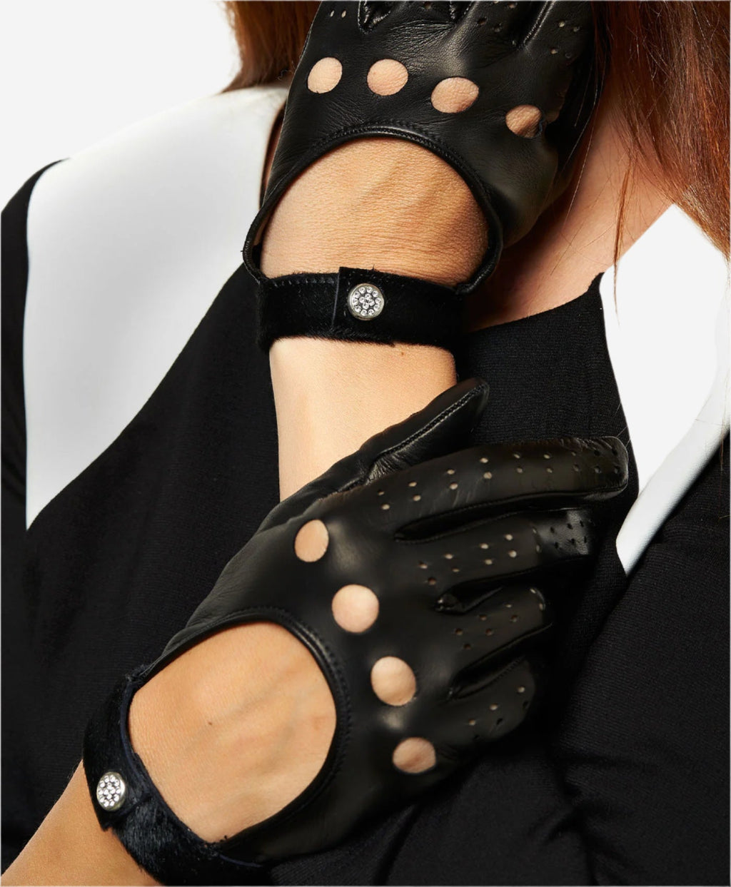 CD4201 (black) - Women’s elegant Italian lambskin driving gloves